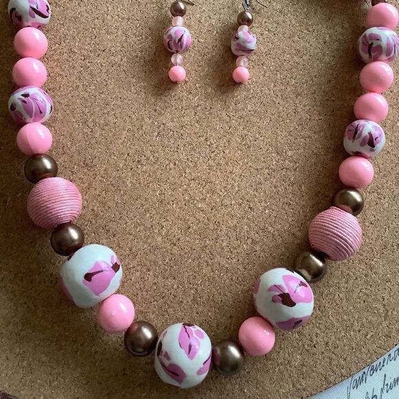 NWOT PINK SPRING EASTER HAND MADE PAINTED BEADS LONG NECKLACE EARRINGS SET - Picture 8 of 11